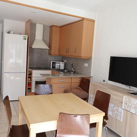 Orlina Apartment เอมปูเรียบราบา ภายนอก รูปภาพ