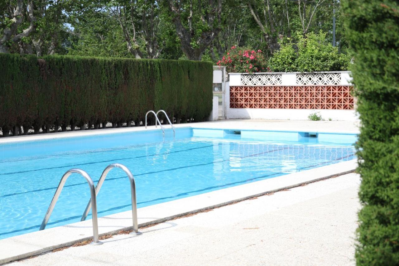 Orlina Apartment เอมปูเรียบราบา ภายนอก รูปภาพ