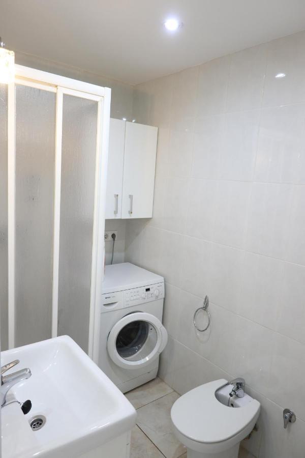 Orlina Apartment เอมปูเรียบราบา ภายนอก รูปภาพ